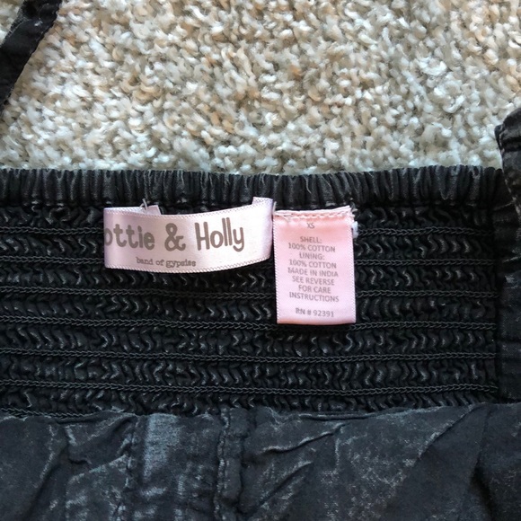 *SOLD* Black Crop Top - Picture 4 of 5